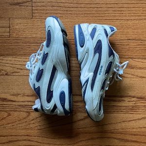 Avia Fōm Sneakers (Like New)